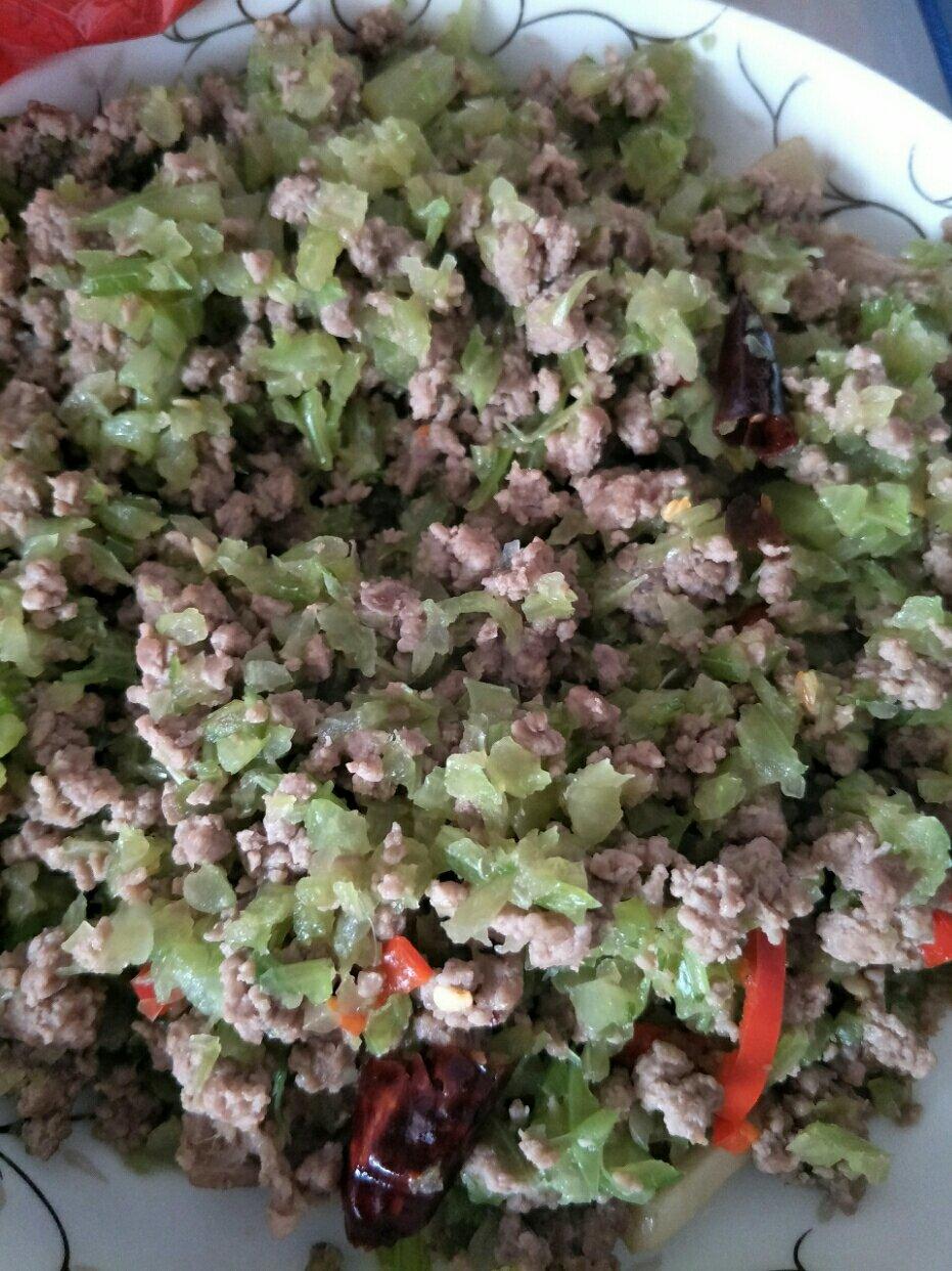 芹菜牛肉末「下饭神器」