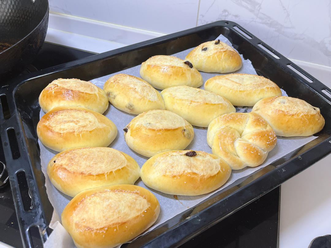 奶香松软的葡萄干面包｜有手就会