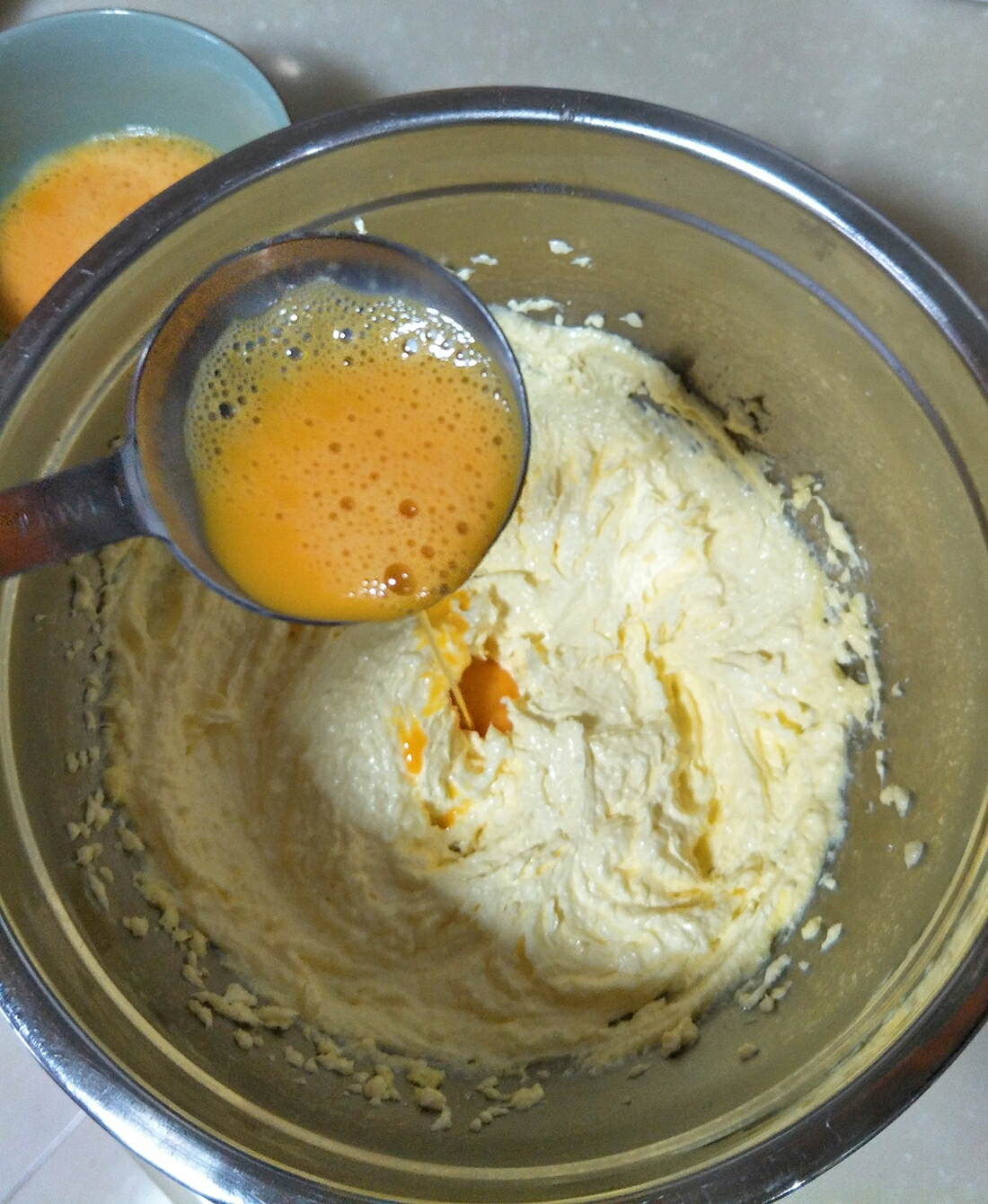 奶油皮豆沙蛋黄月饼的做法 步骤3