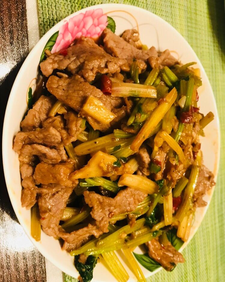 芹菜炒牛肉