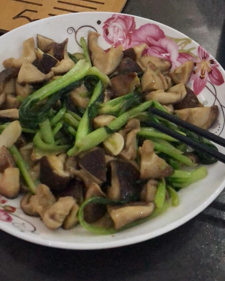 简易版香菇扒油菜