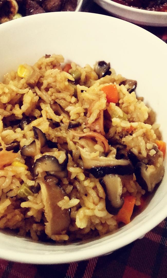 懒人电饭锅香肠焖饭/煲仔饭