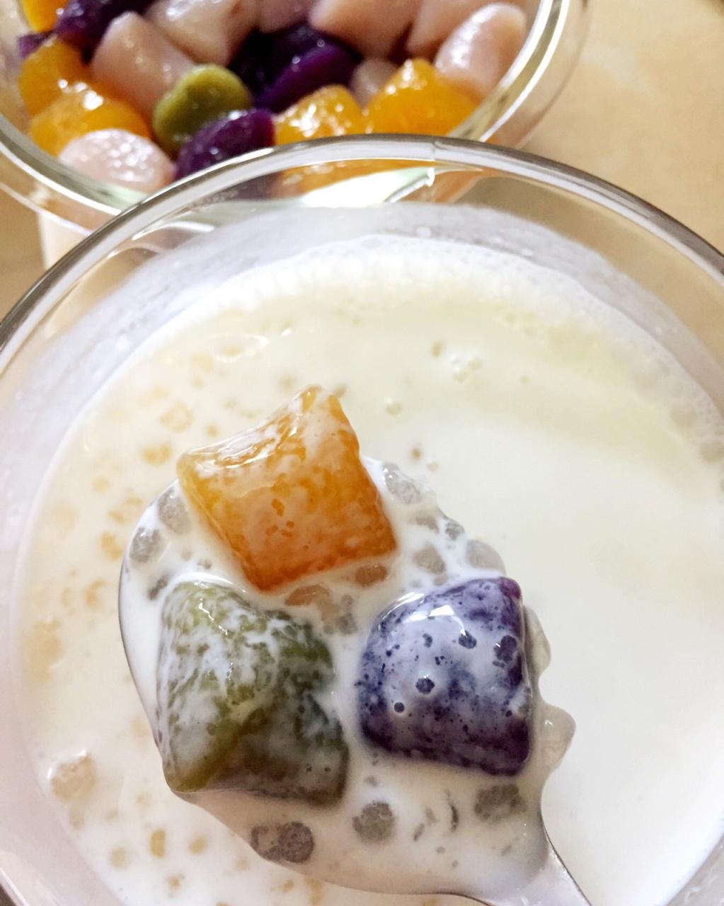 芋圆芒果椰汁西米露