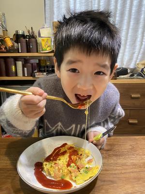 带着孩子做美食-芝士番茄火腿拉丝鸡蛋卷的做法 步骤7