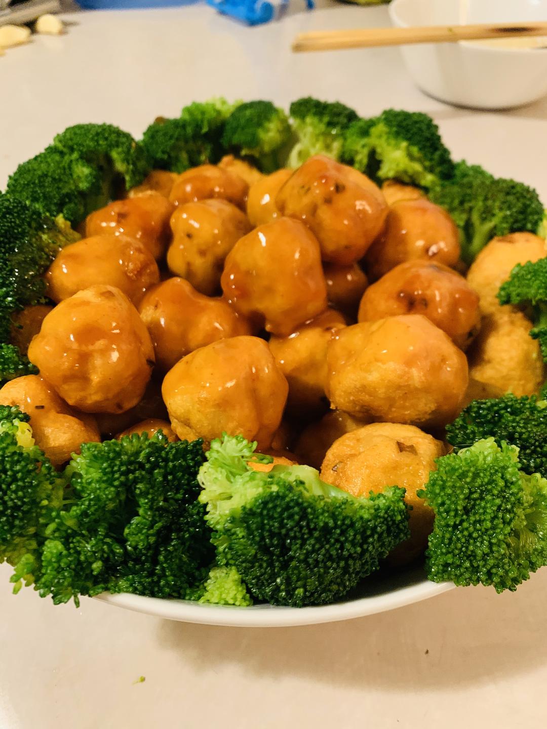 鲜嫩可口的豆腐鸡肉丸子，有肉有菜有豆腐，全家都爱吃😋的做法