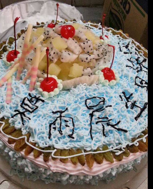 奶油水果装饰蛋糕