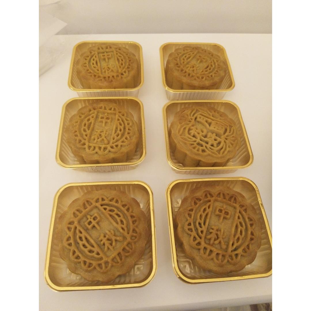 广式月饼—蛋黄莲蓉月饼