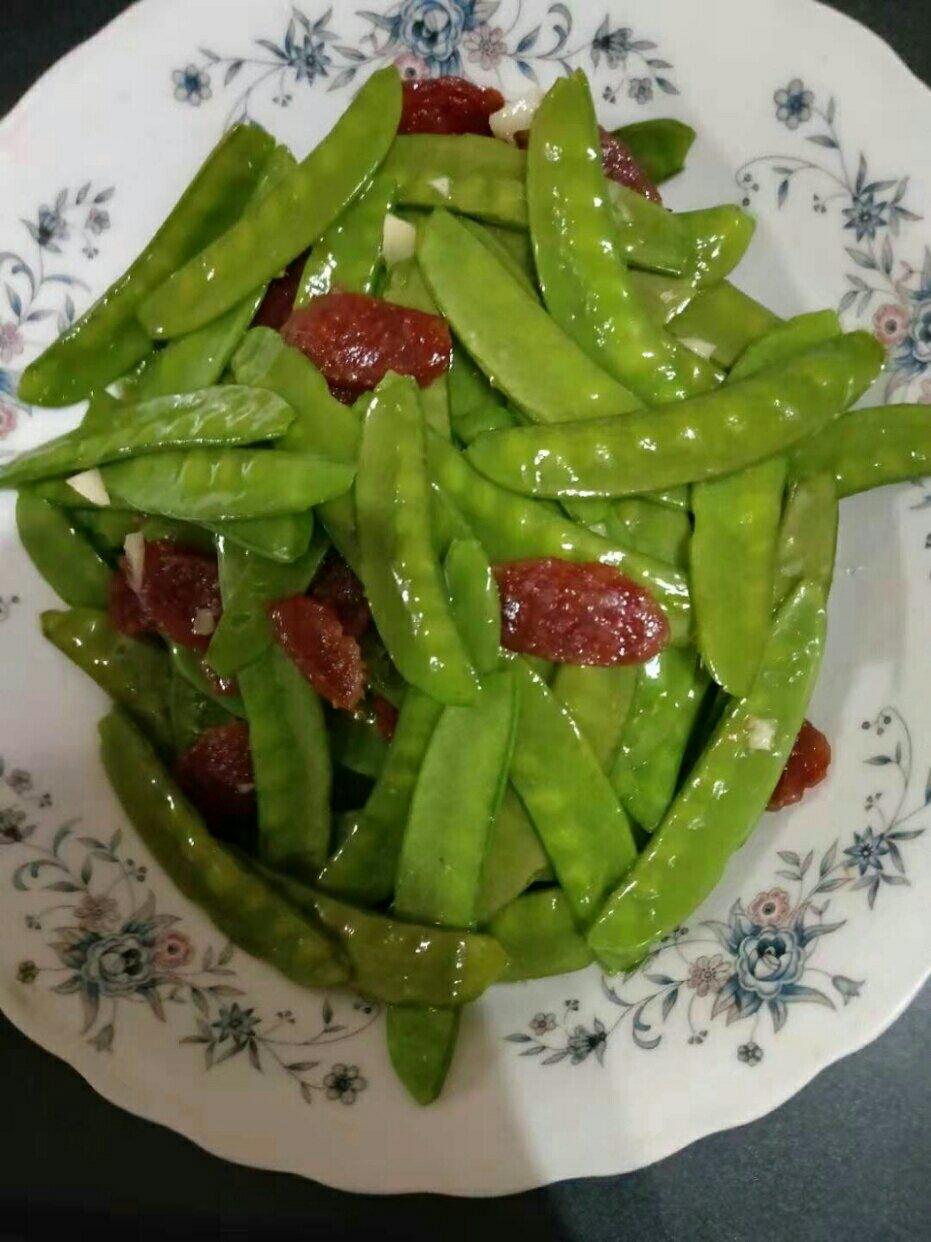 腊肠炒荷兰豆