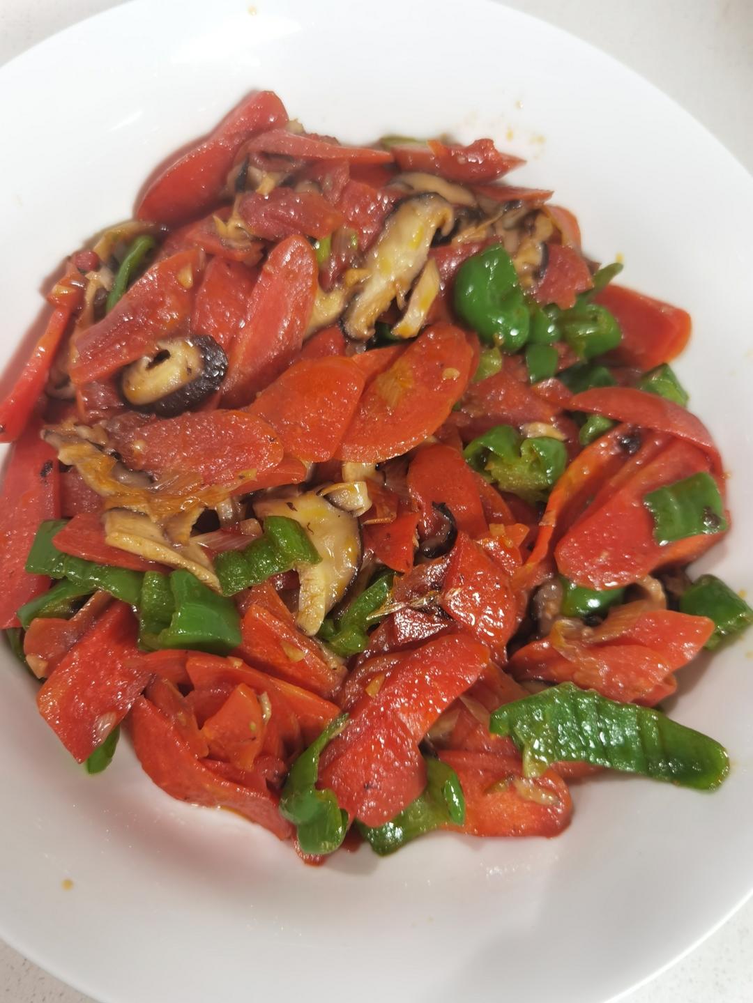 青椒胡萝卜炒香菇