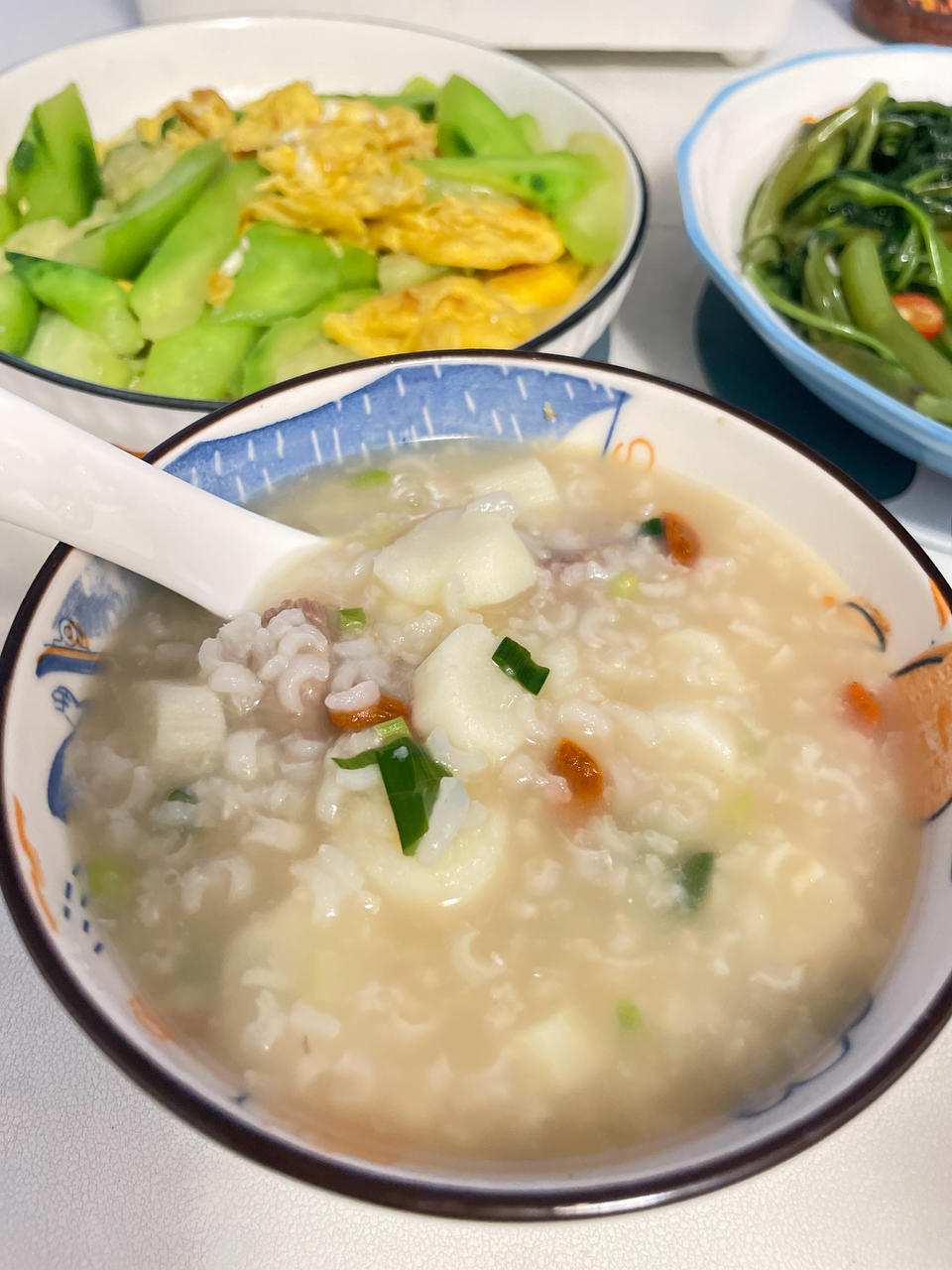 山药瘦肉粥【4月珐琅铸铁锅食谱】