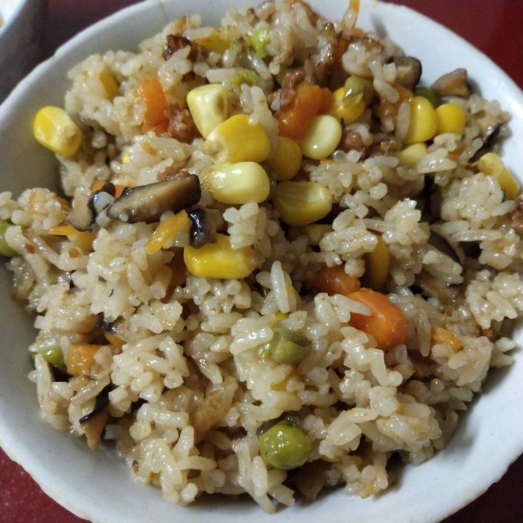 懒人必备～电饭煲腊肠焖饭