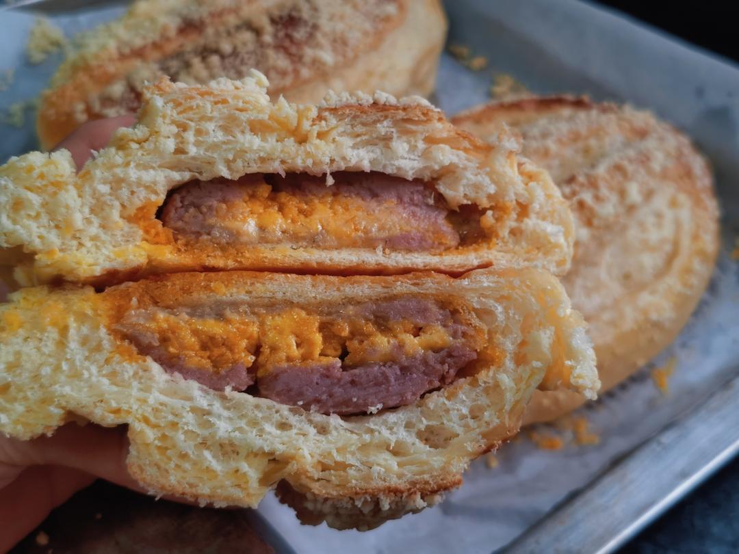 芋泥咸蛋黄软欧包