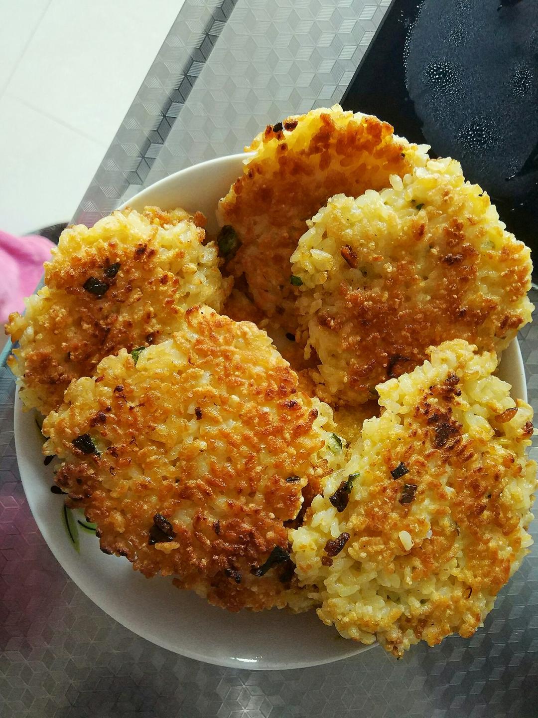 小青青呀呀呀做的剩饭煎饼