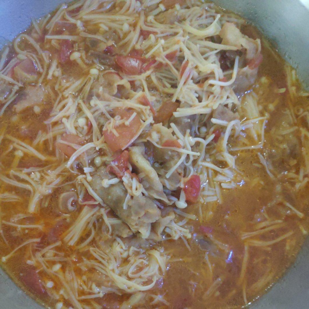 番茄金针菇肥牛