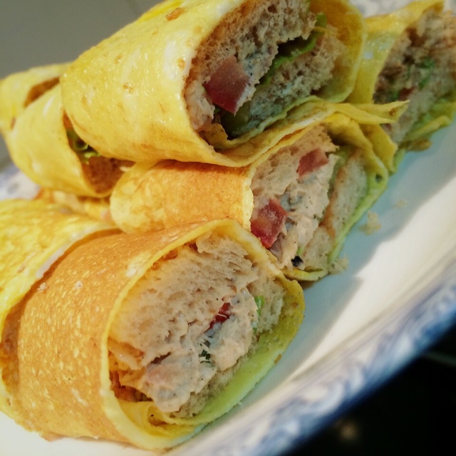 金枪鱼蛋皮三明治