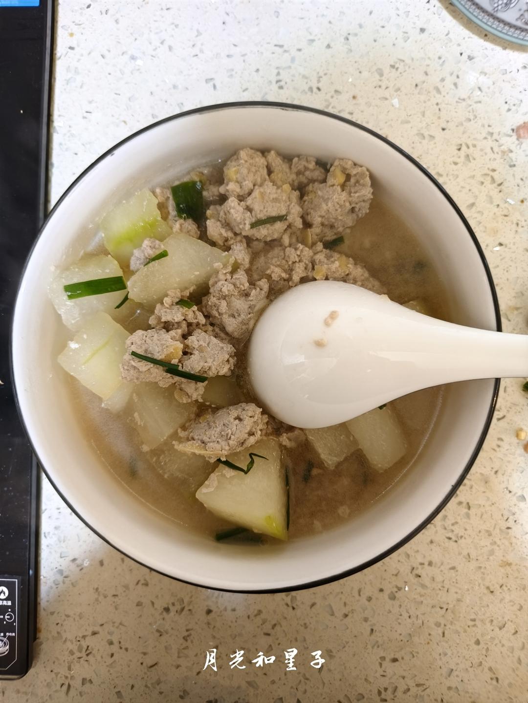 巨鲜美的冬瓜丸子汤