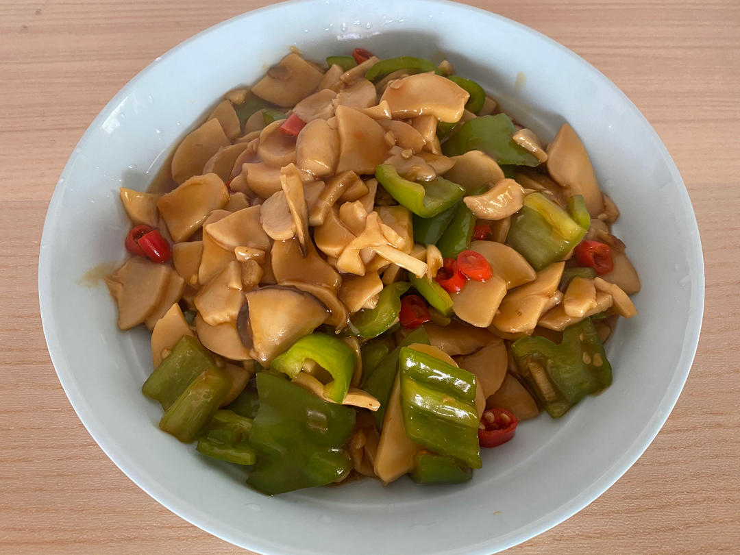 费米饭的蚝油青椒炒杏鲍菇