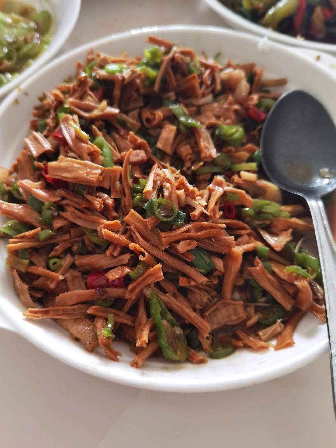 下饭菜～辣椒炒笋干