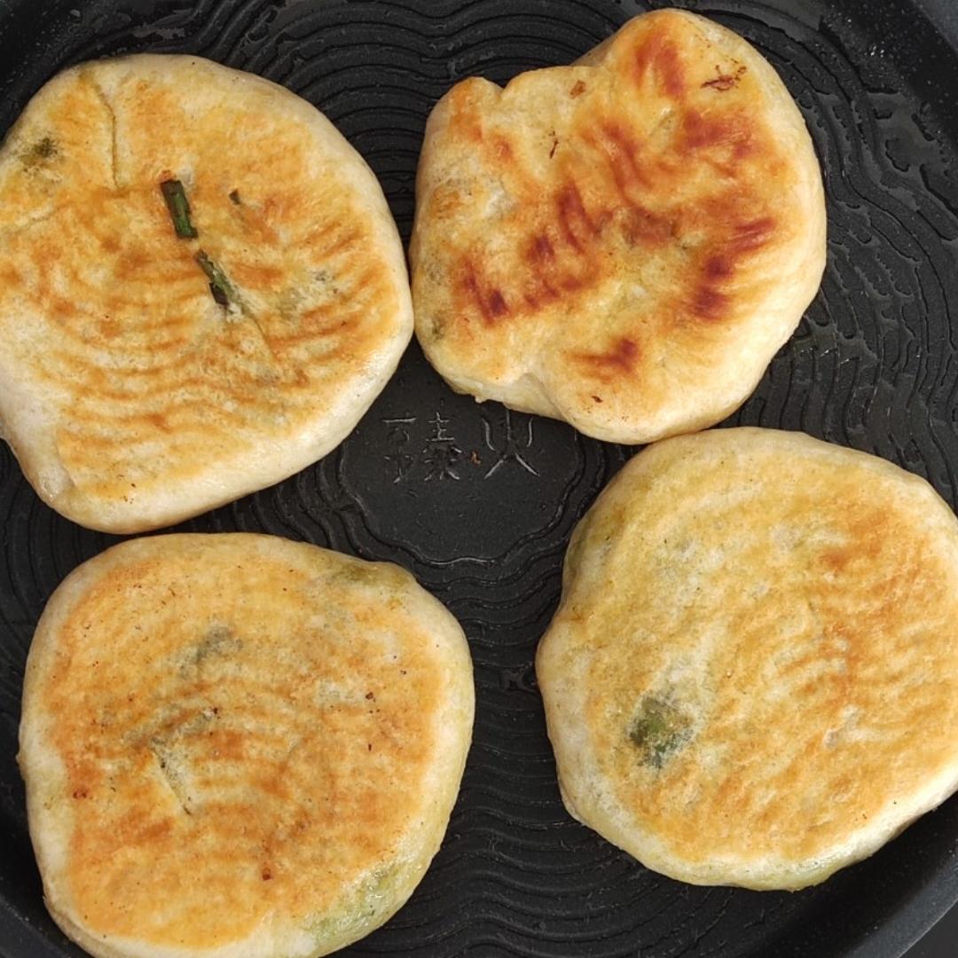 懒人版葱香发面饼 要多软有多软 零失败的方子 附细节视频详解
