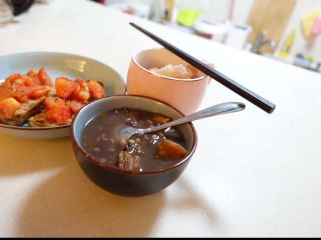 早安，电饭煲版减脂五谷杂粮粥