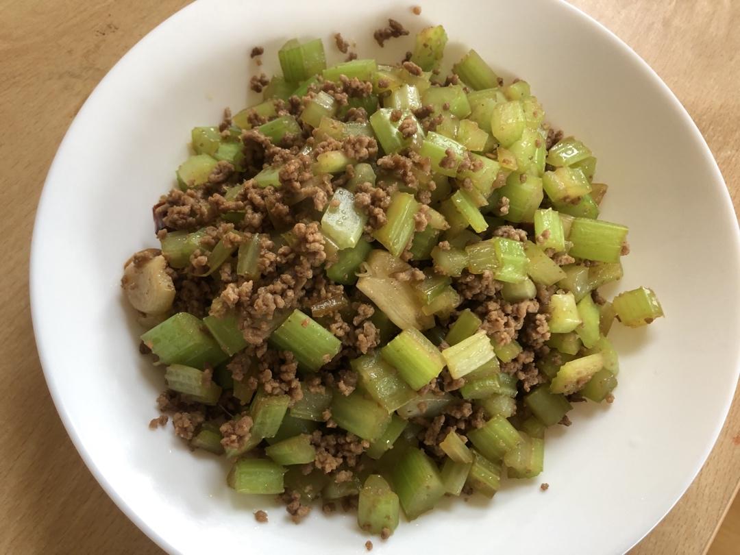 芹菜牛肉末「下饭神器」