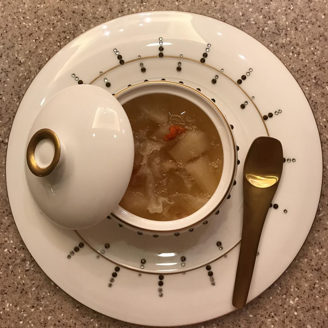 冰糖银耳梨汤