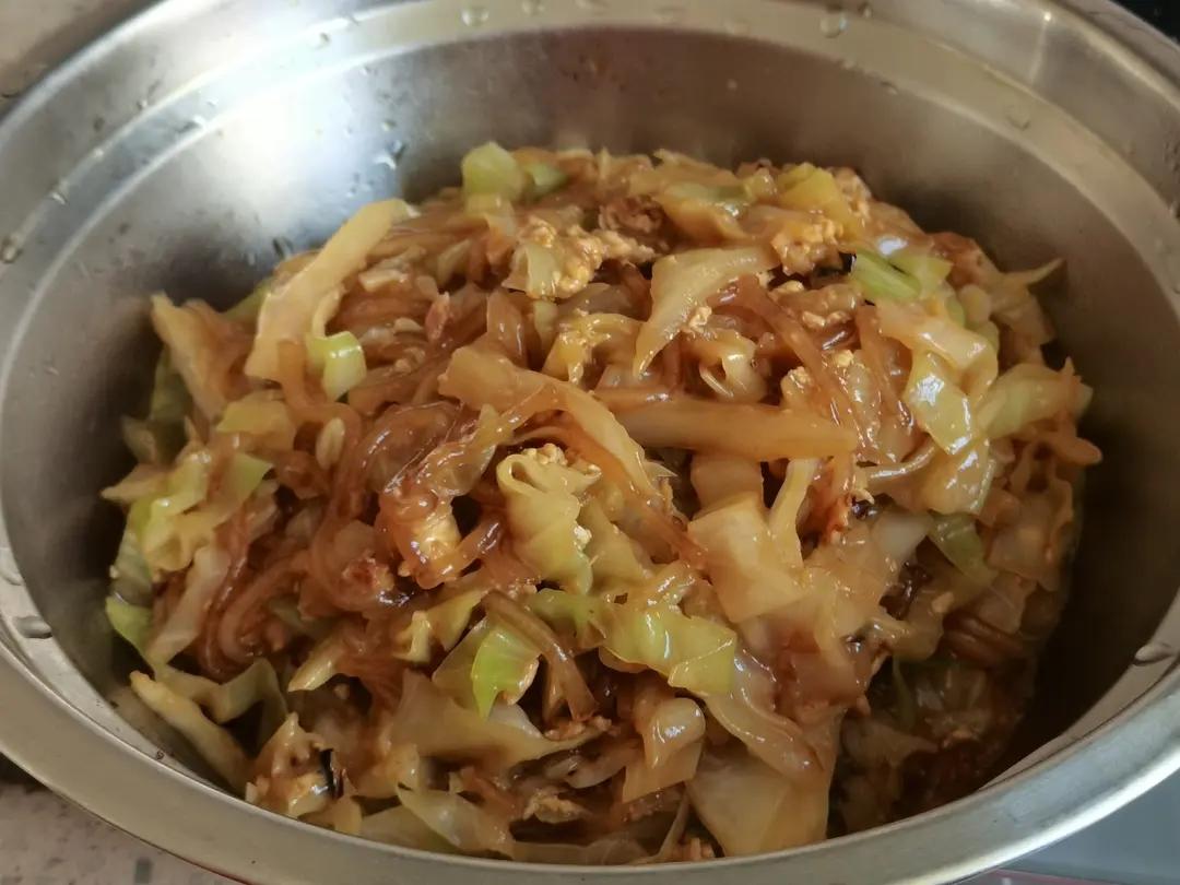 大厨教你“包菜炒粉条”不粘锅好吃的做法