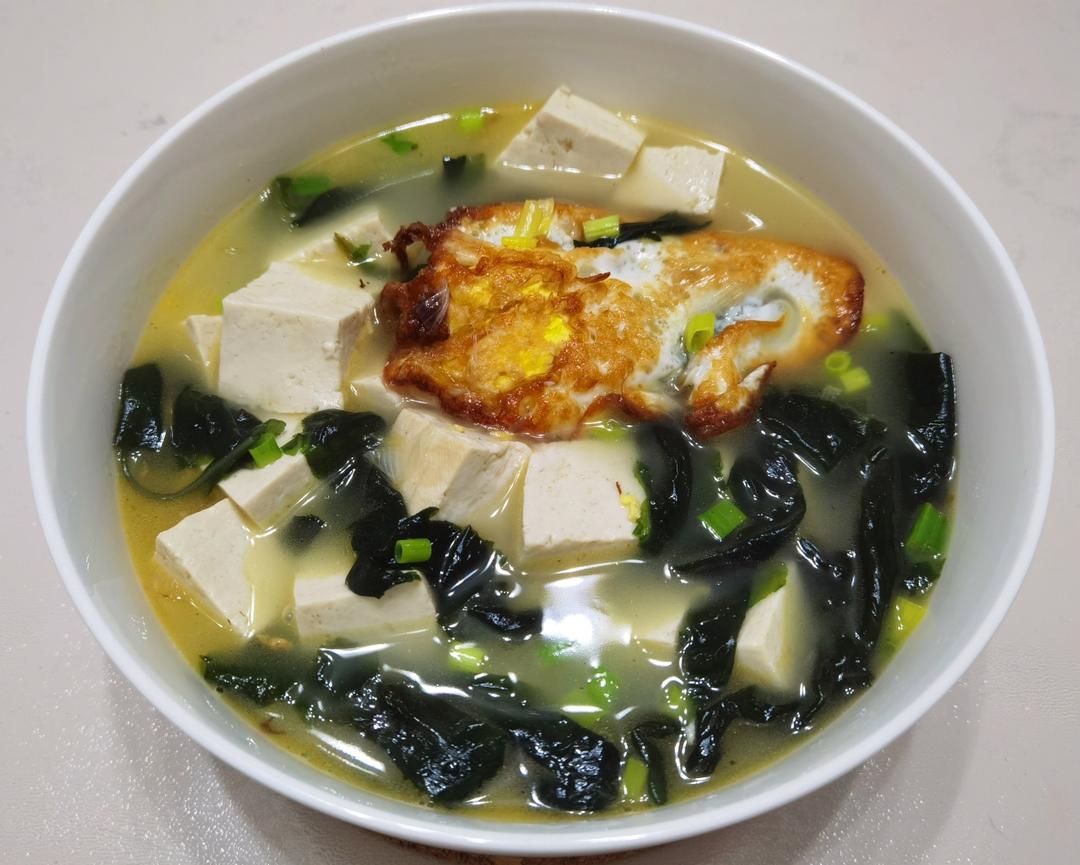 孩子增高汤 | 虾仁豆腐裙带菜汤