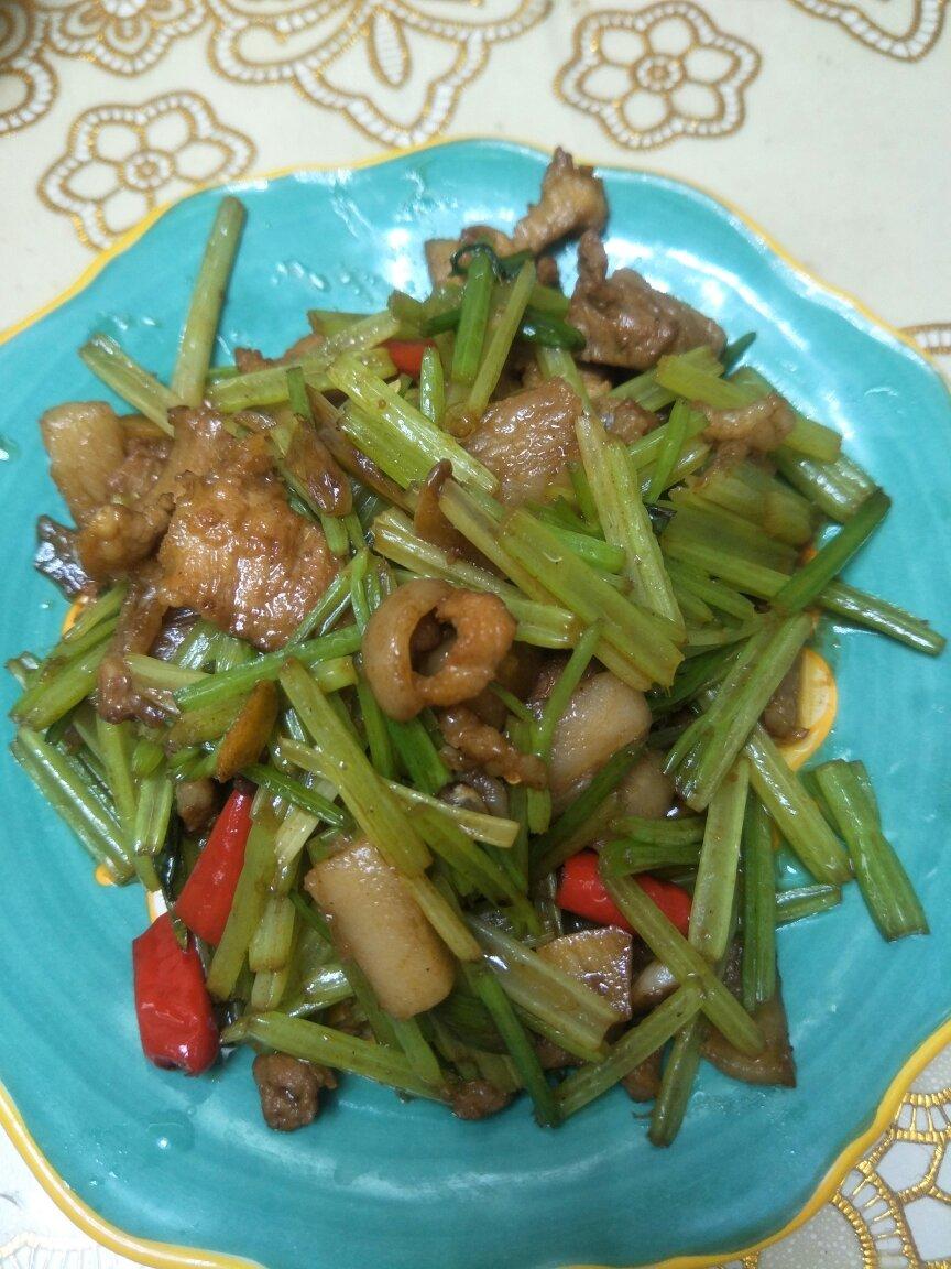 芹菜炒肉