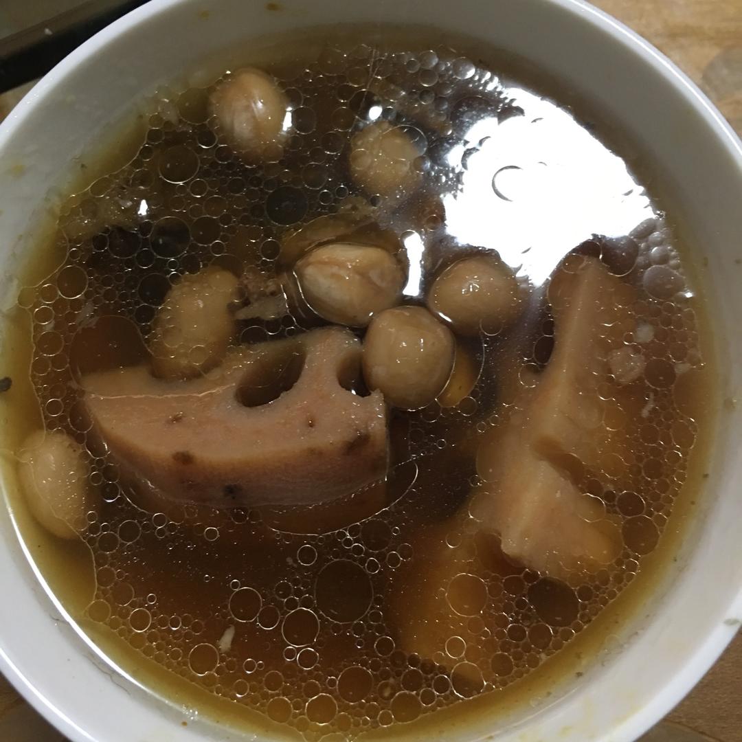 零失败的莲藕花生猪骨汤