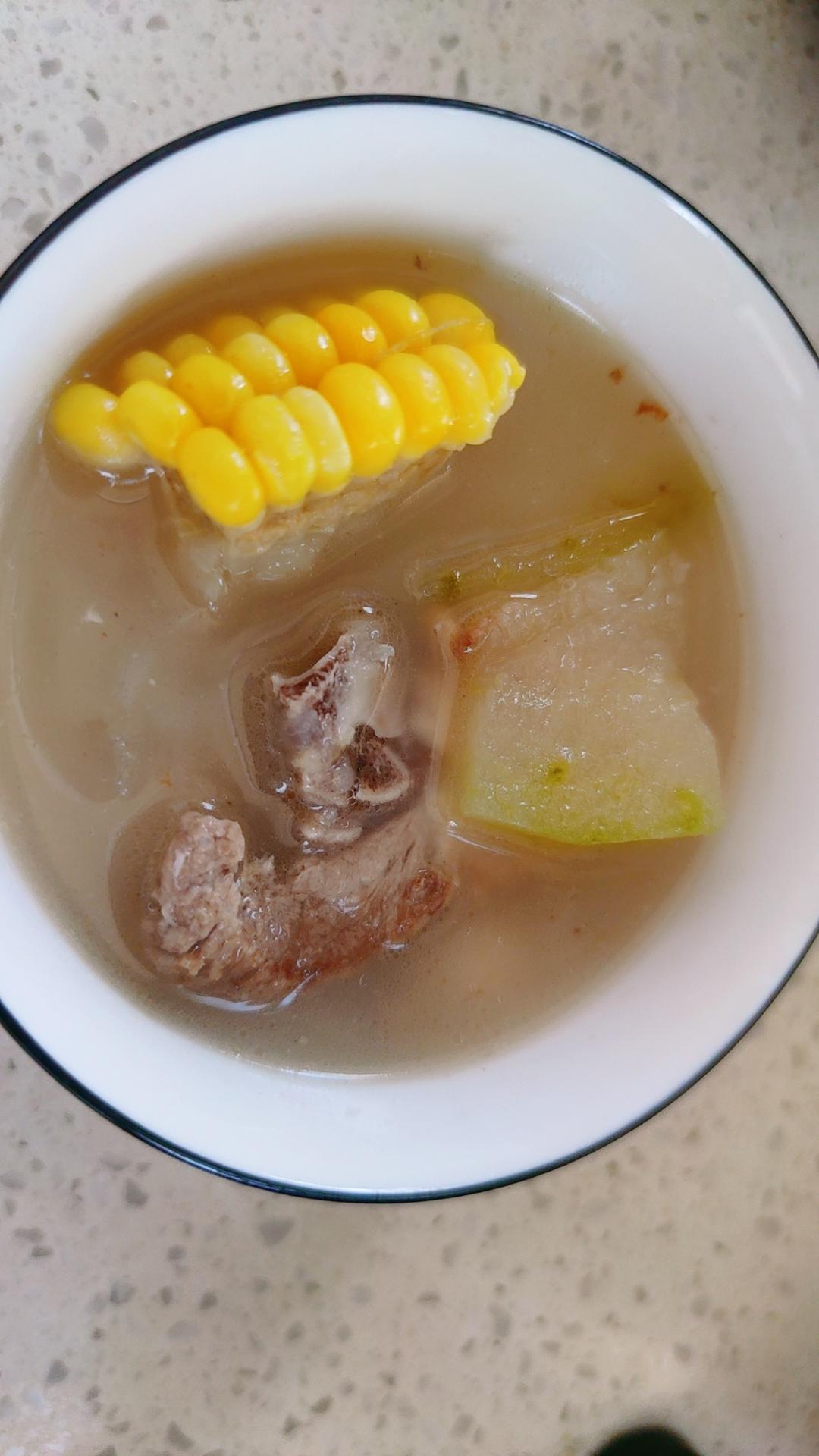 冬瓜玉米排骨汤(不好喝我去你家给你做！！)