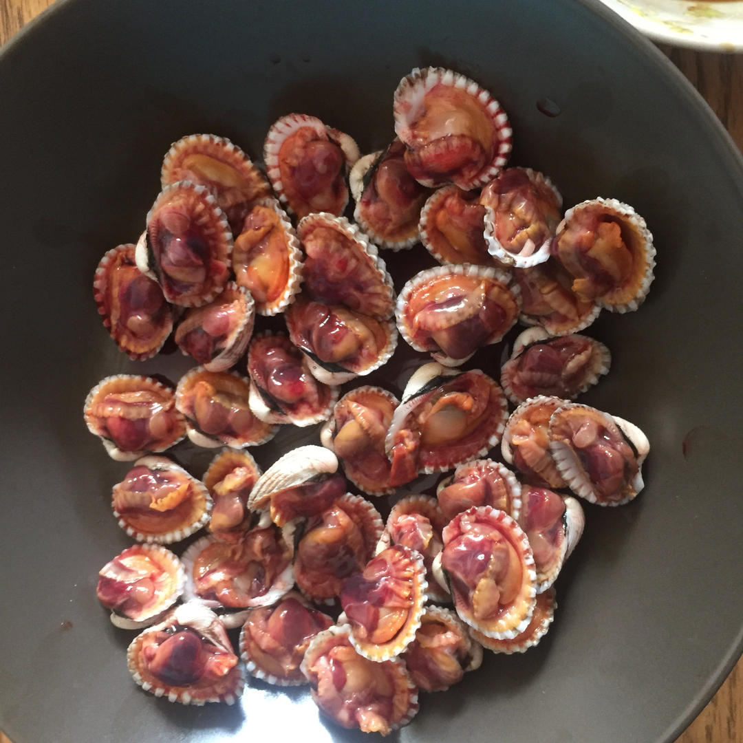 三文鱼怪做的白灼血蛤