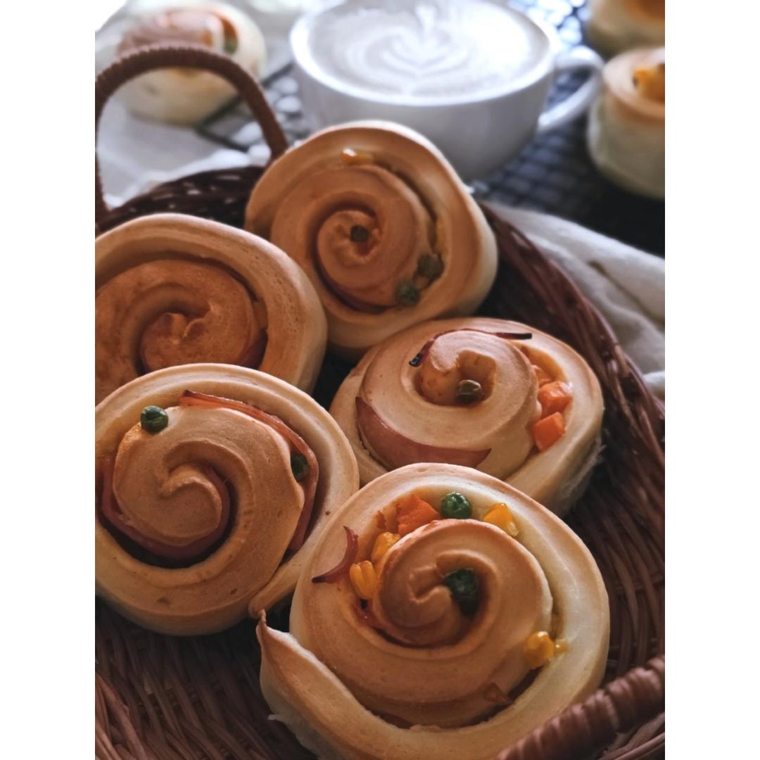 蔬菜火腿面包卷