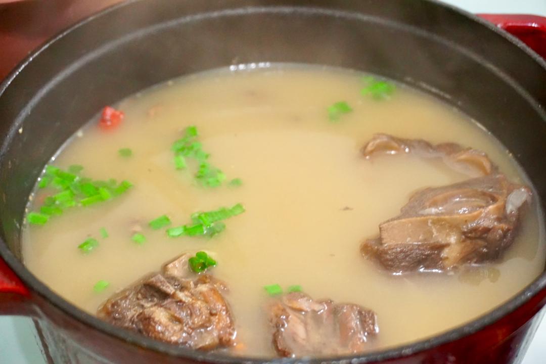 白汤羊蝎子火锅