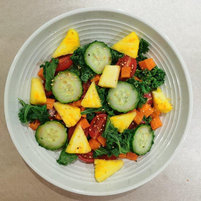 好吃的羽衣甘蓝沙拉