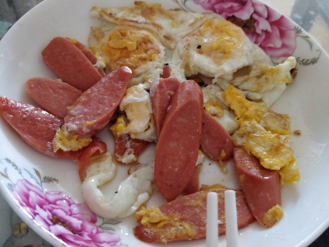 davinadeveraux做的香肠炒鸡蛋