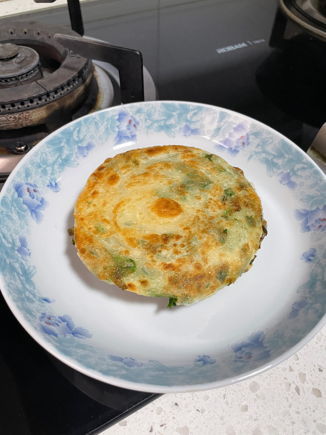 【葱油饼】假期好好做早餐，4步吃上香脆葱油饼！