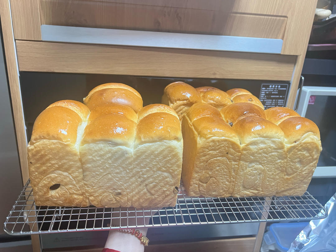 超柔软一发‼️奶香葡萄干手撕吐司『松软拉丝』