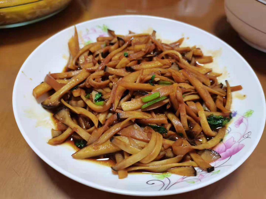 杏鲍菇炒肉丝