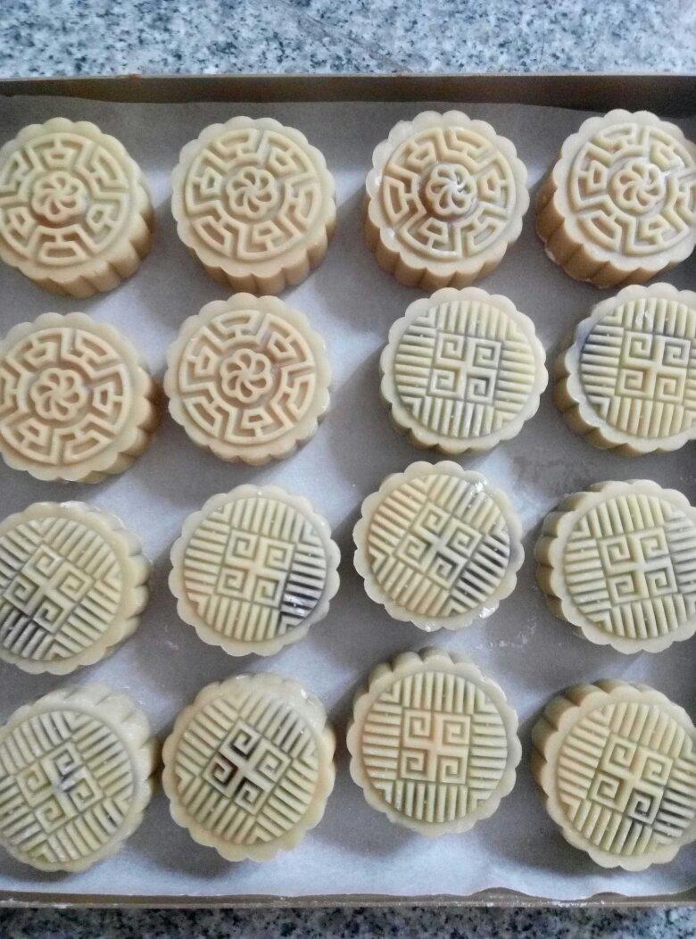 广式月饼——蛋黄莲蓉月饼