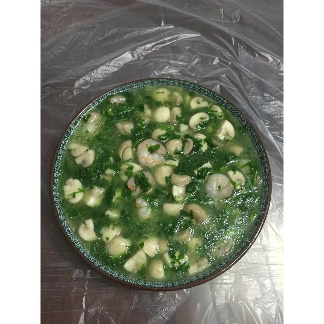 荠菜虾仁烩蘑菇