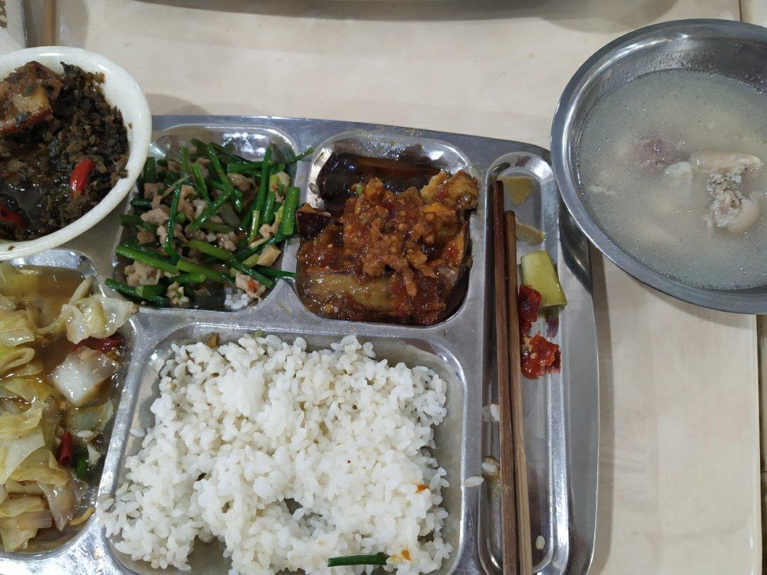 就想问问，在哪里发表作品啊？找不到了