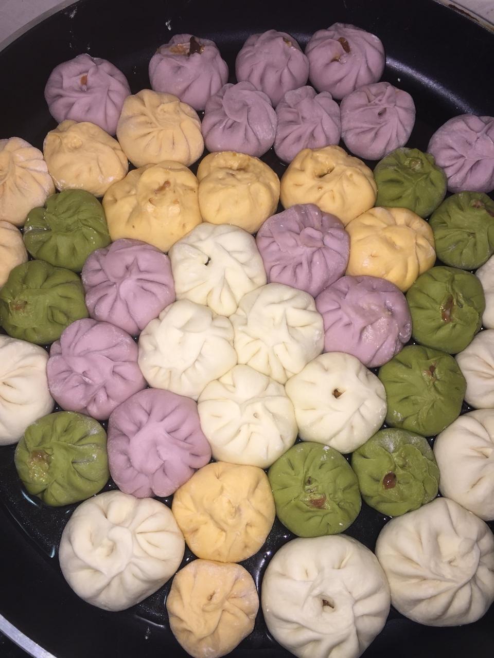 咸蛋黄鲜肉生煎包