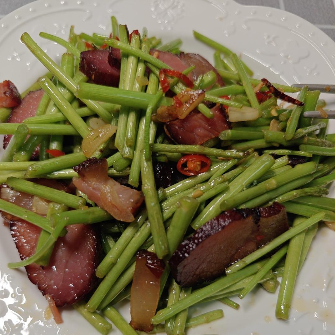篱蒿炒腊肉