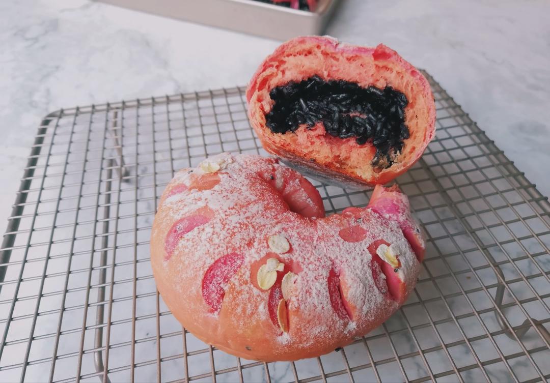 火龙果乳酪软欧