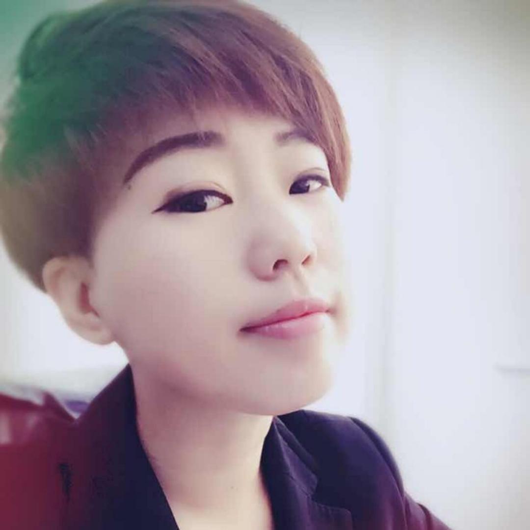 爱耍帅的何美美