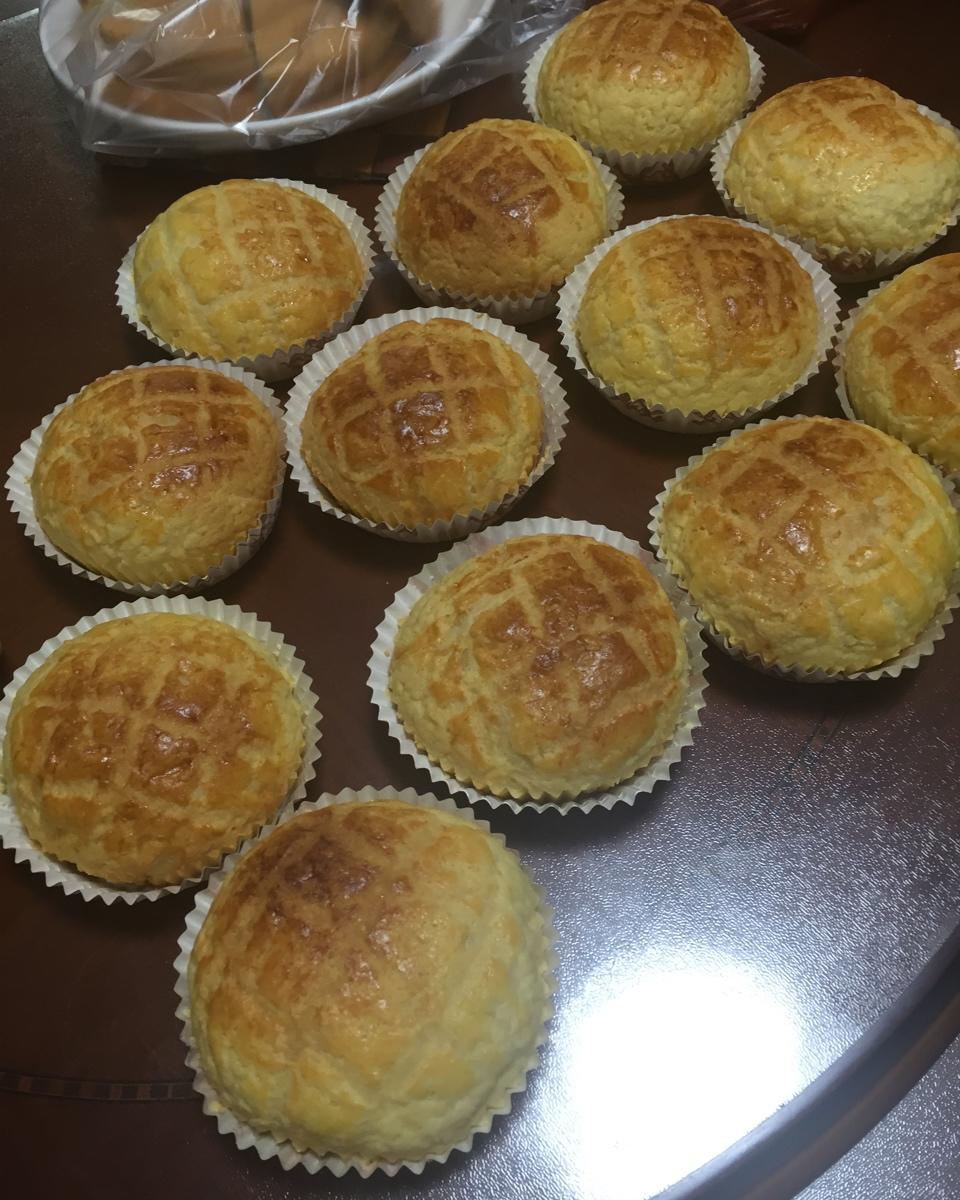 好吃到炸裂的港式菠萝包（附带制作酥皮的小视频）
