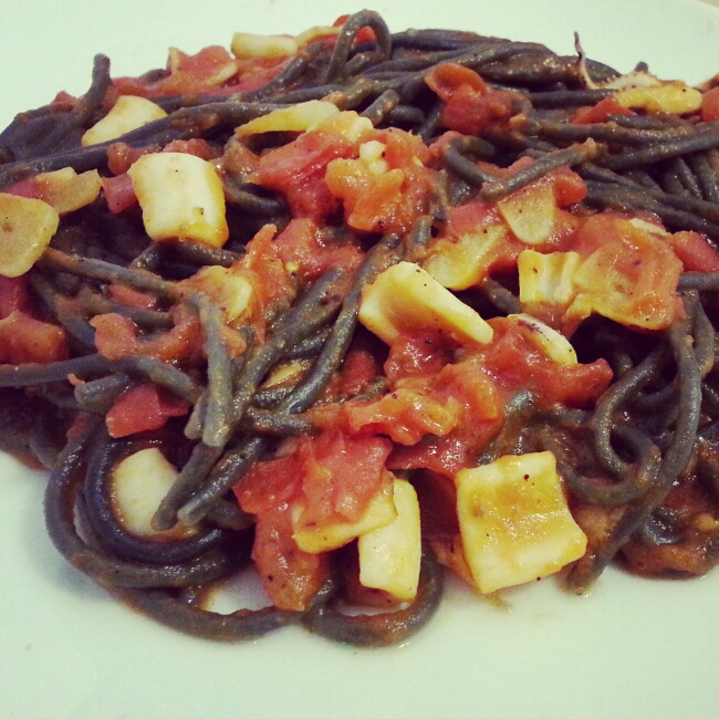 曼步厨房 - 墨鱼汁海鲜意大利面