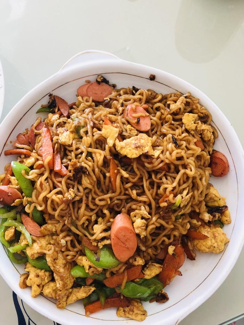 秒杀路边摊的炒方便面