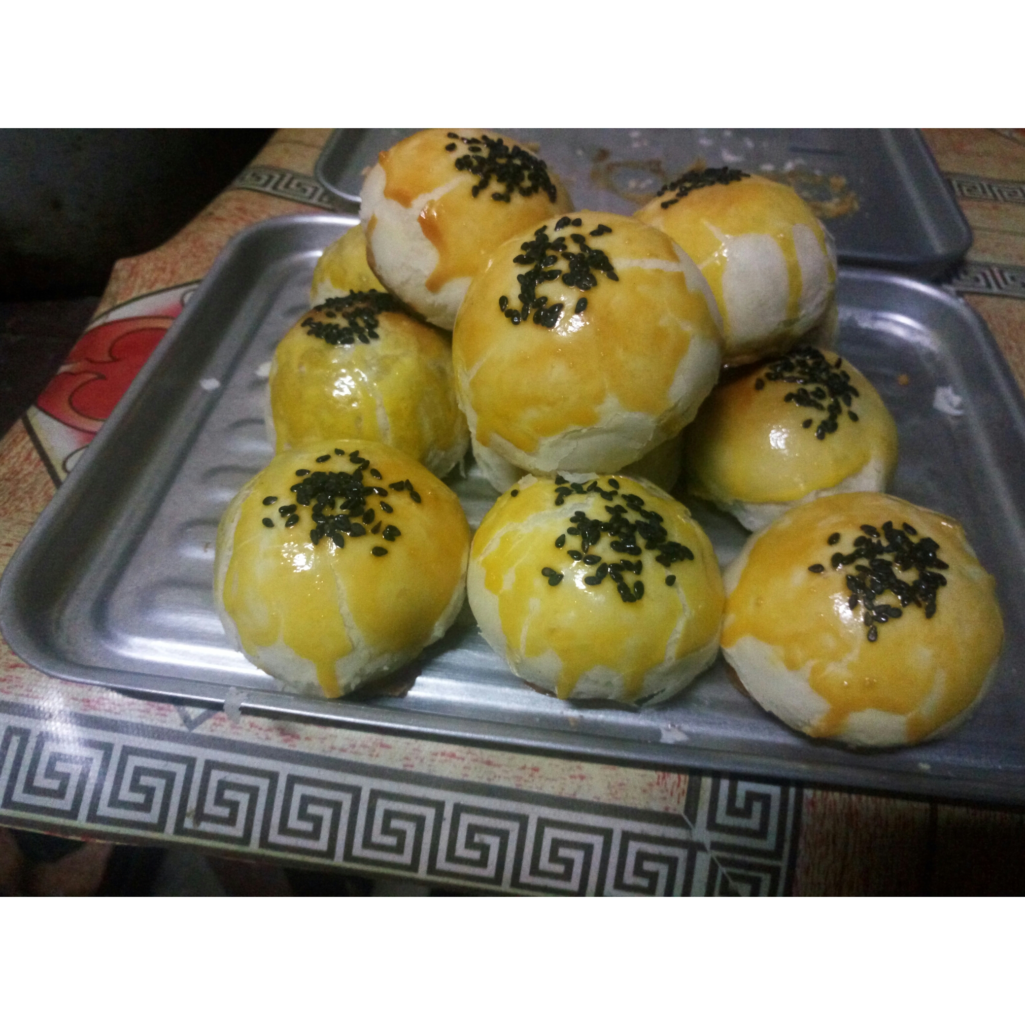 蛋黄酥 Danhuangsu